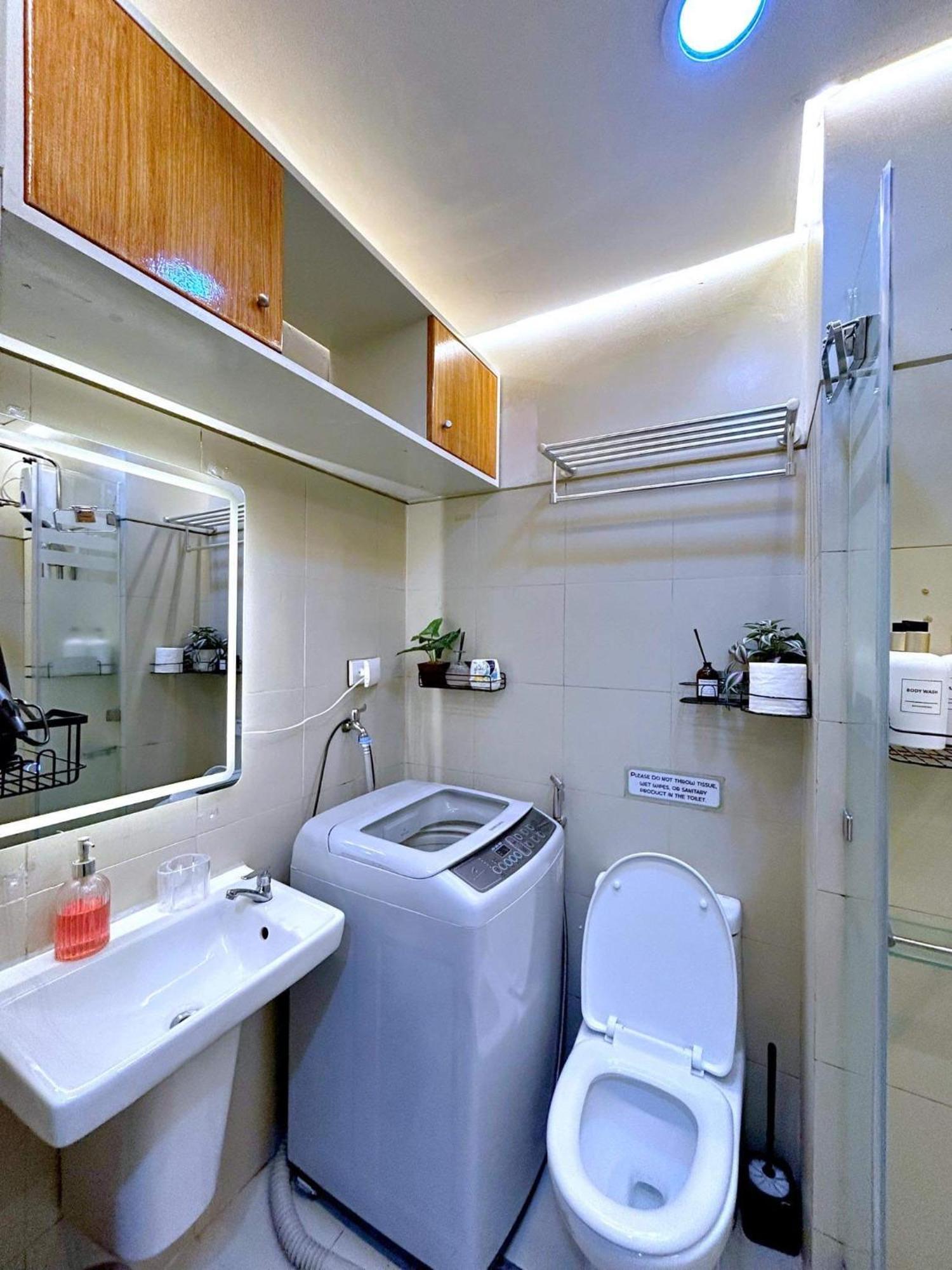 Cozypura Staycation Near Moa, Airport , With Free Fast Wifi, Netflix And Pay Parking Pasay Esterno foto