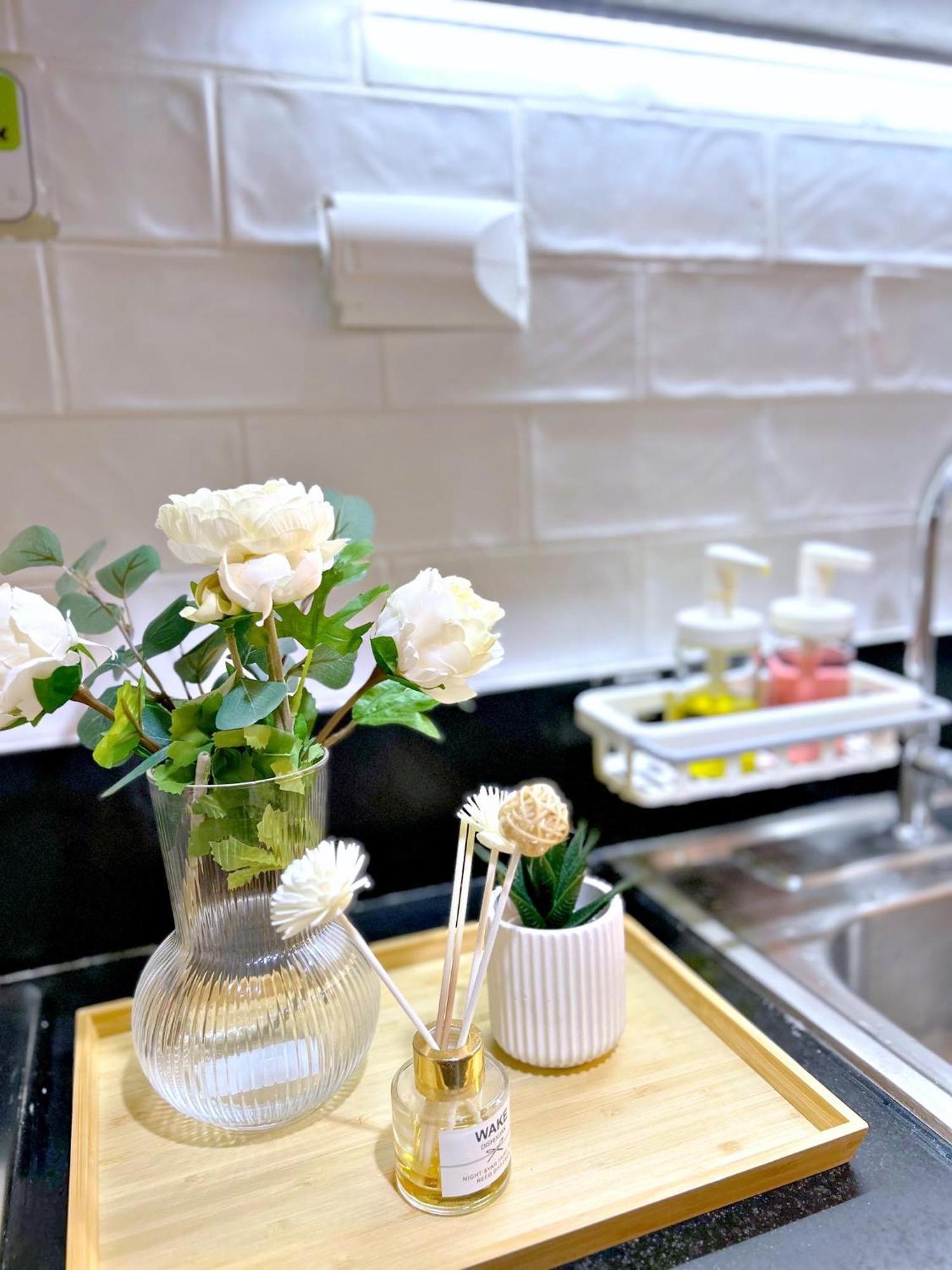 Cozypura Staycation Near Moa, Airport , With Free Fast Wifi, Netflix And Pay Parking Pasay Esterno foto