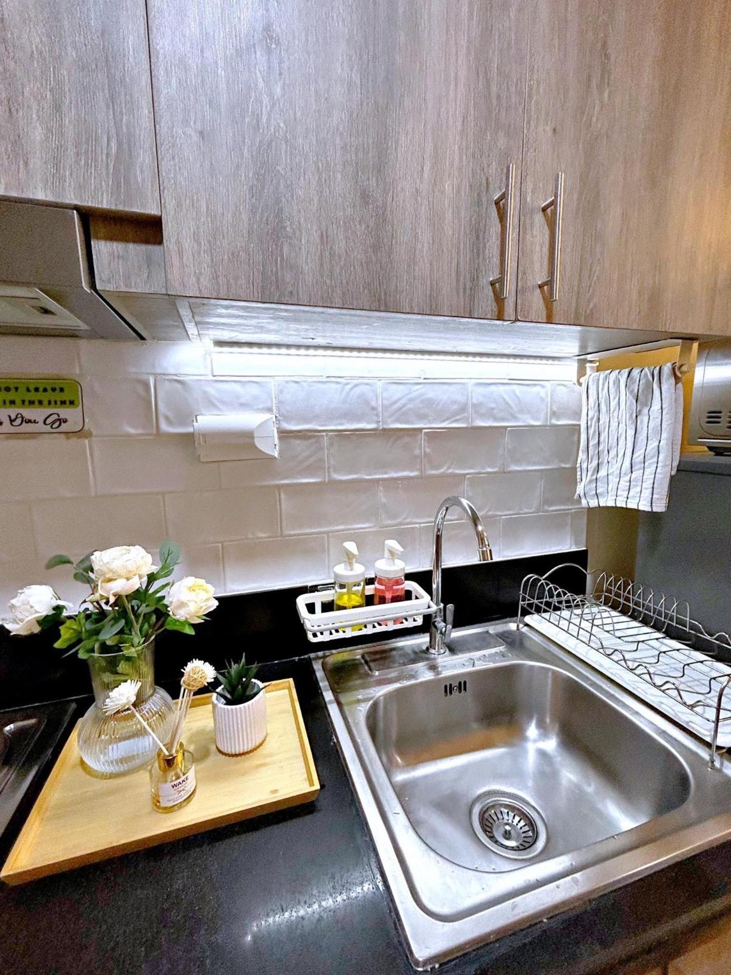 Cozypura Staycation Near Moa, Airport , With Free Fast Wifi, Netflix And Pay Parking Pasay Esterno foto