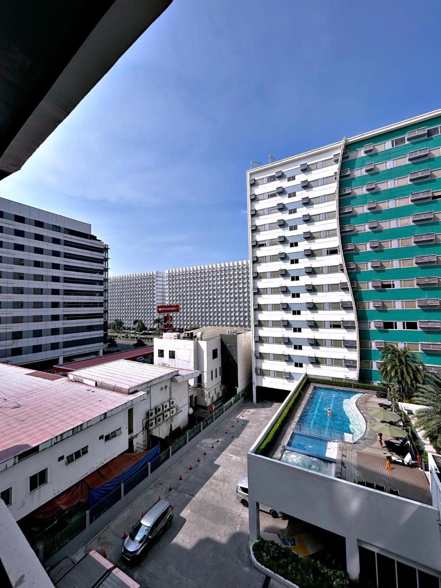 Cozypura Staycation Near Moa, Airport , With Free Fast Wifi, Netflix And Pay Parking Pasay Esterno foto