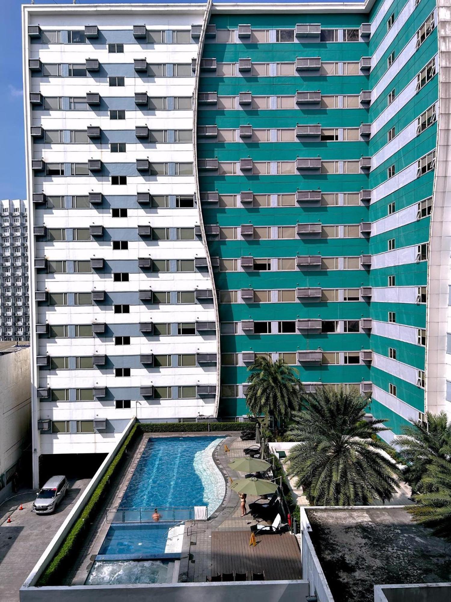 Cozypura Staycation Near Moa, Airport , With Free Fast Wifi, Netflix And Pay Parking Pasay Esterno foto